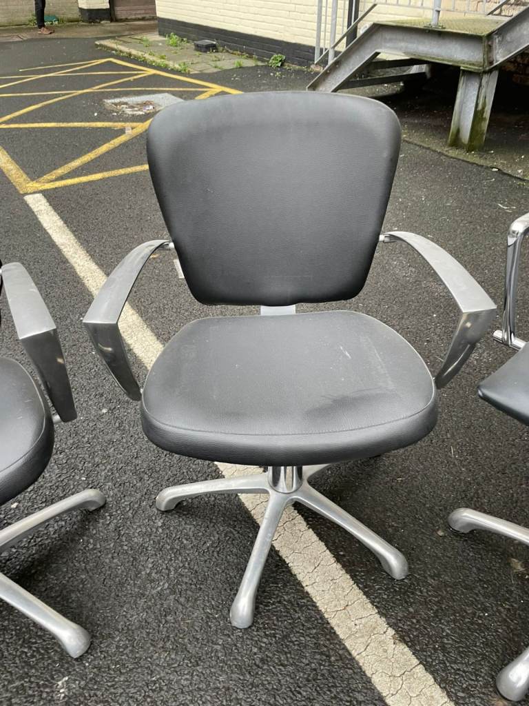 9 barber / hairdresser chair wee need £49 a chair 