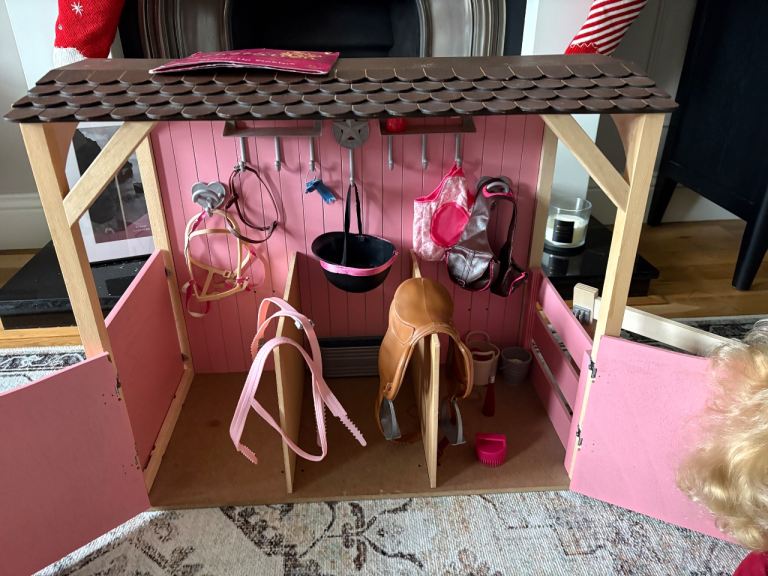 R Generation Doll, Horse & Stable 