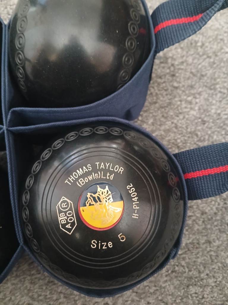 Lawn bowls size 5