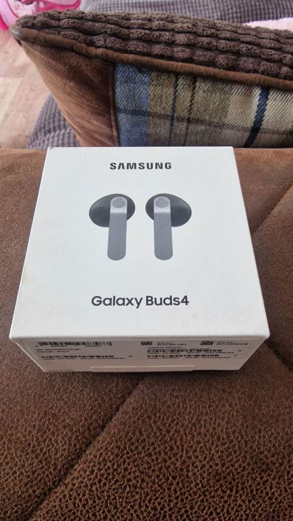 Samsung buds 4