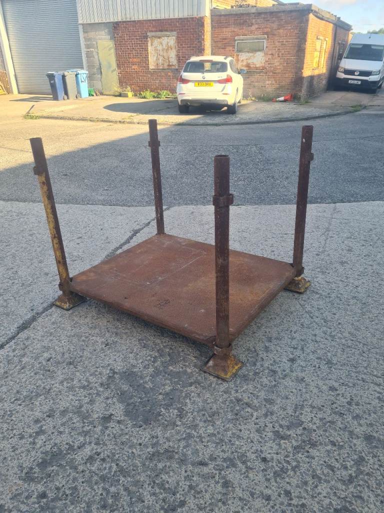 Steel stillage
