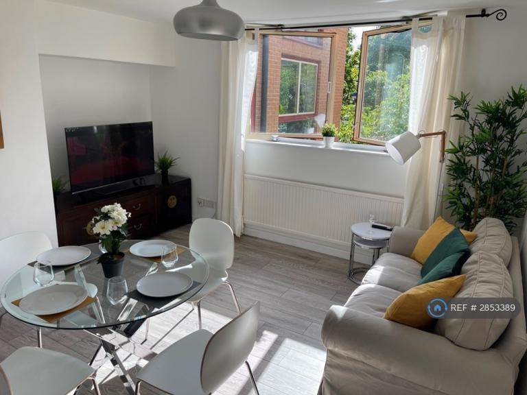 2 bedroom flat in Cape Yard, London, E1W (2 bed) (#2853389)