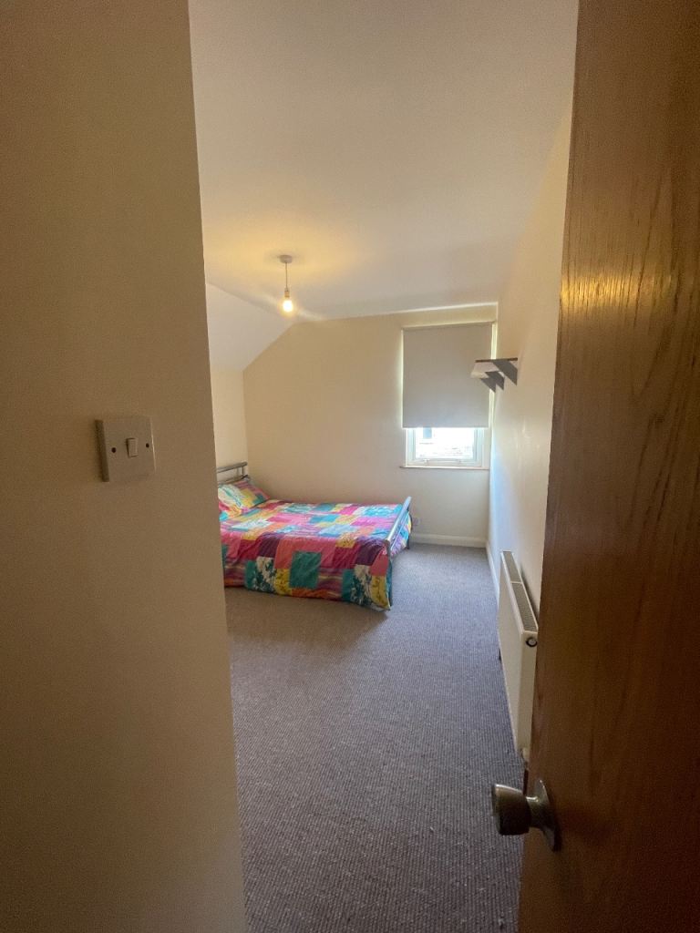 Double Room to Rent – New Carpet – Living Room with TV – Quiet House Share – Cardiff