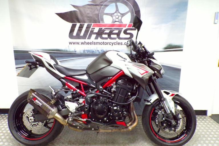 2022 KAWASAKI Z900 PERFORMANCE WITH ONLY 3662 MILES FROM NEW