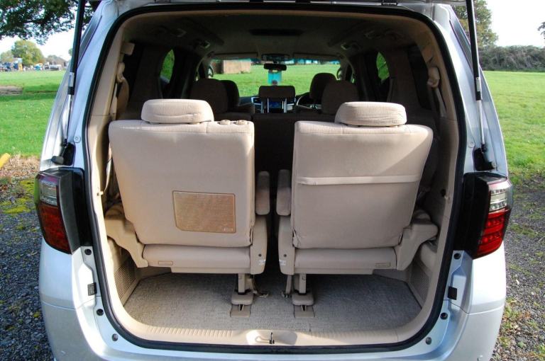 TOYOTA ALPHARD 240X Silver Auto Petrol 2009