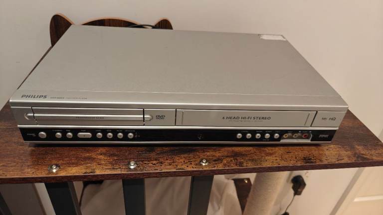 Philips DVP3055V DVD / VCR combo
