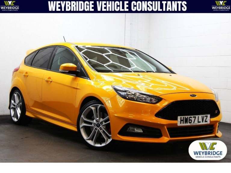 2017 Ford Focus 2.0T ST-2 ECB [250] (BEST YOU WILL SEE, SUPERB !!) Hatchback Petrol Manual