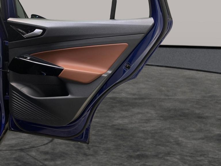 2022 Volkswagen ID.4 Pro Performance 77kWh Family SUV 5dr Electric Auto (204 ps) - HEATED STEERI ...