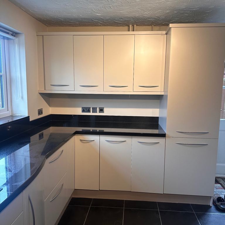 Complete Kitchen incl Granite Worktops