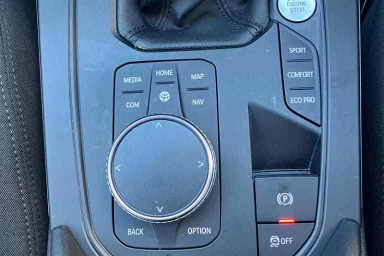 2022 BMW 1 Series 118i [136] SE 5dr [Live Cockpit Professional] HATCHBACK PETROL Manual