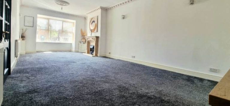 Spacious 5-Bedroom House | Renovated | Fitted Kitchen | Parking |  Lightwood Road, Staffordshire-ST3