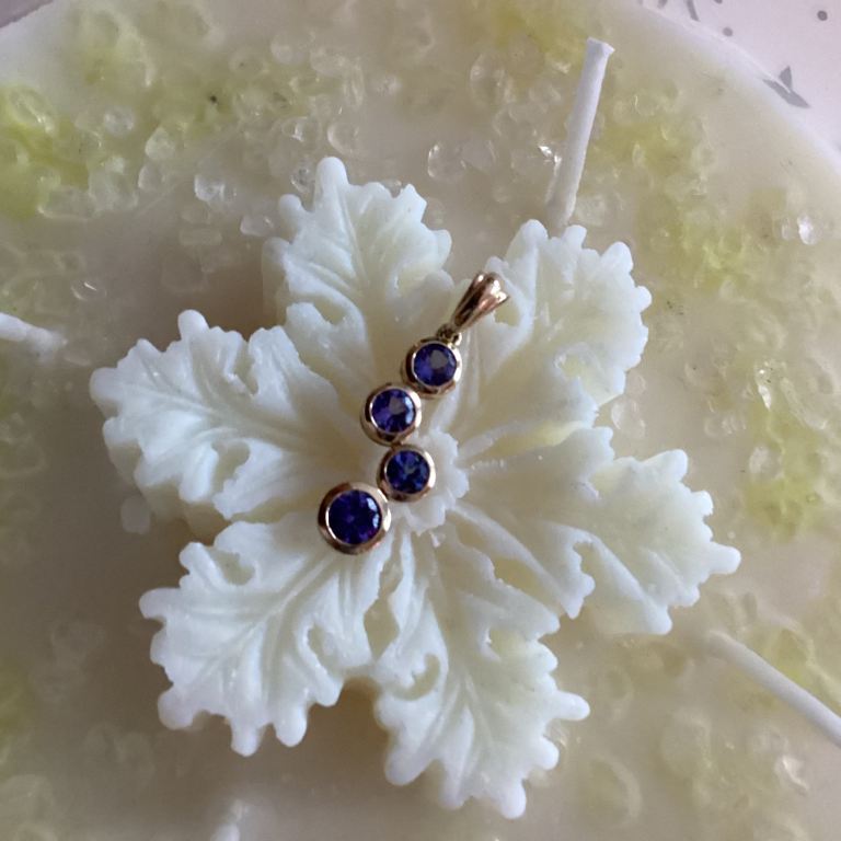 AA Tanzanite Pendant 9ct Yellow Gold