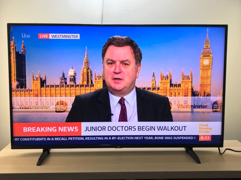 Bush 43 inch slim Smart 4K UHD HDR LED Freeview TV -Wi-Fi- excellent condition