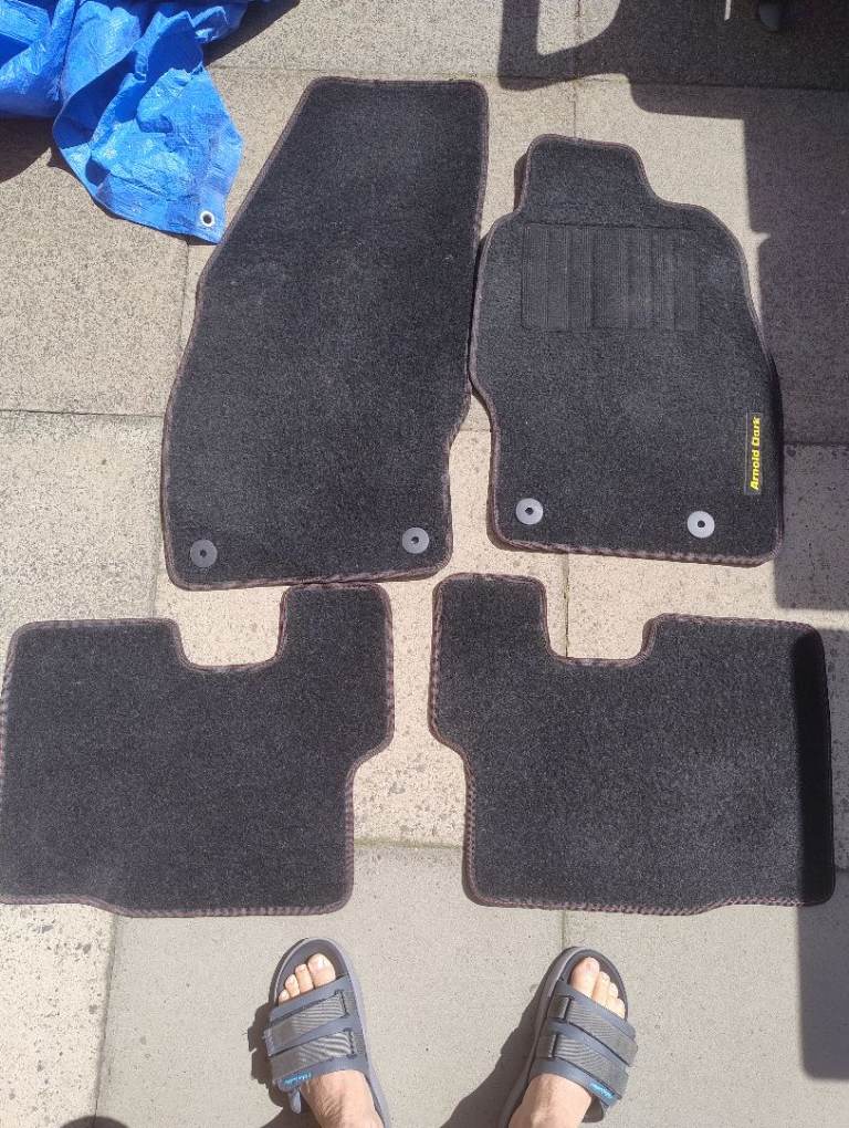 Corsa floor mats