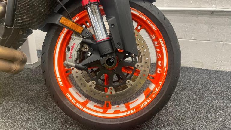 KTM 1290 SUPERDUKE R ** ONE OWNER - TAIL TIDY - JUNE 26 MOT **