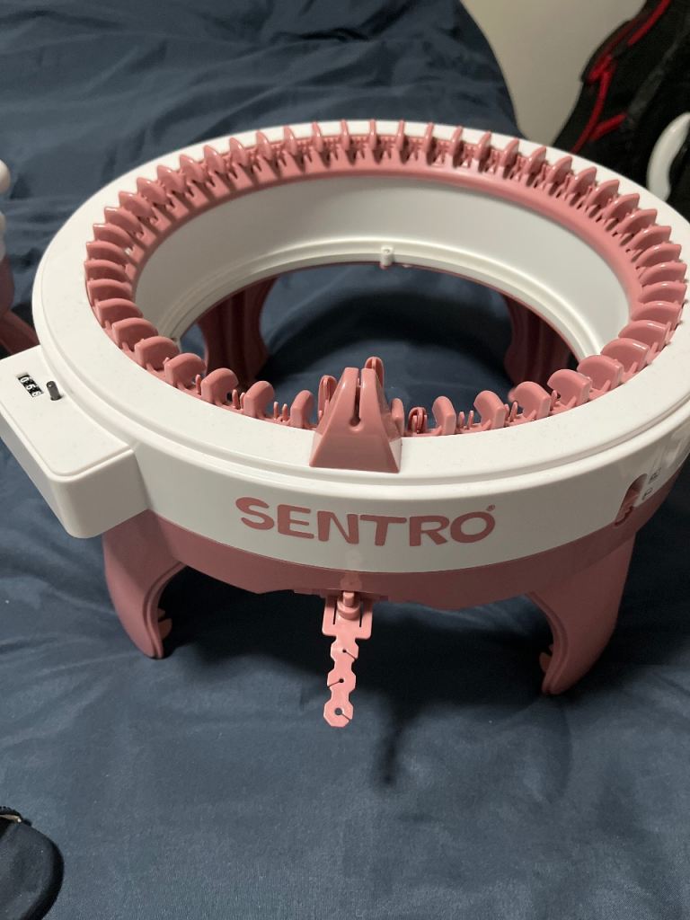 Round knitting machine 
