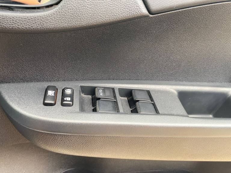 2011 Toyota Verso 1.3l 5d  98 BHP MPV Petrol Manual