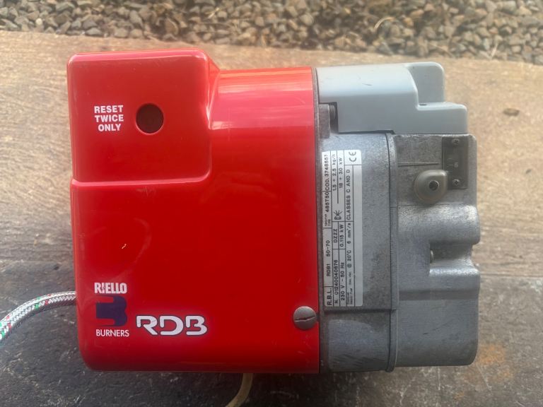 Riello RDB1 50-70 Oil fired burner in Excellent condition. 18-30Kw Output. Fully Overhauled.