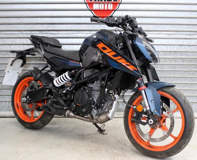 2025 74 KTM DUKE 125 ABS LEARNER LEGAL TRADE SALE NEW SHAPE 285 MILES TRADE SALE