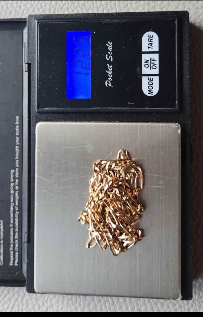 Gold Figaro Chain Necklace – Good Condition