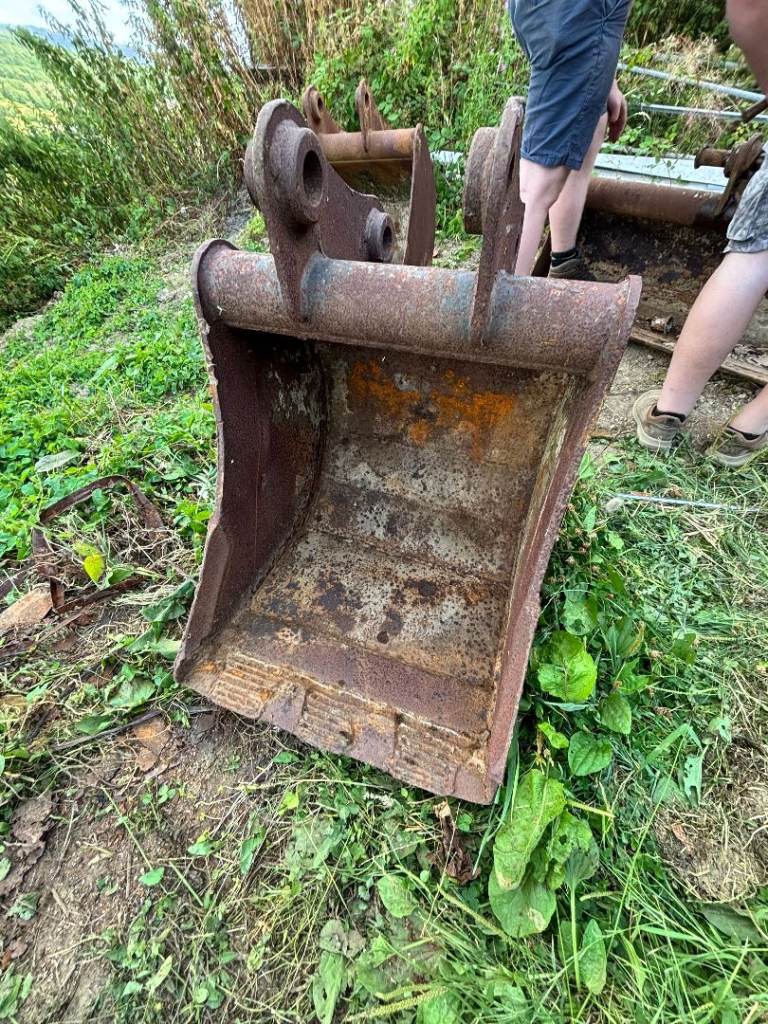 Digger bucket