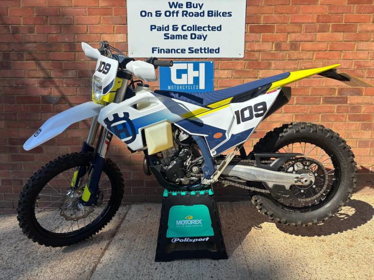 2024 HUSQVARNA FE250 - 9 HOURS 130 MILES - 2 OWNERS - ROAD REGISTERED - LOWERED
