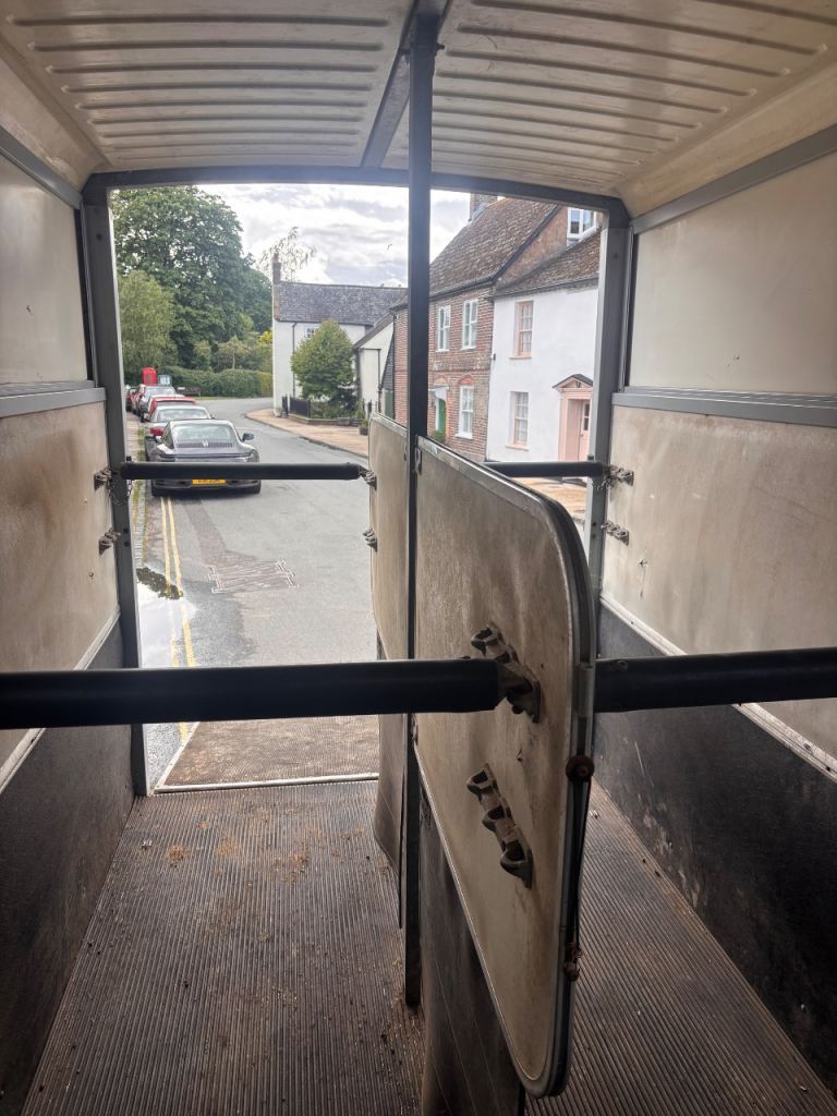Ifor Williams HB511 Complete Butterfly Partition 4 Bars / Genuine Skirts etc Horse Trailer