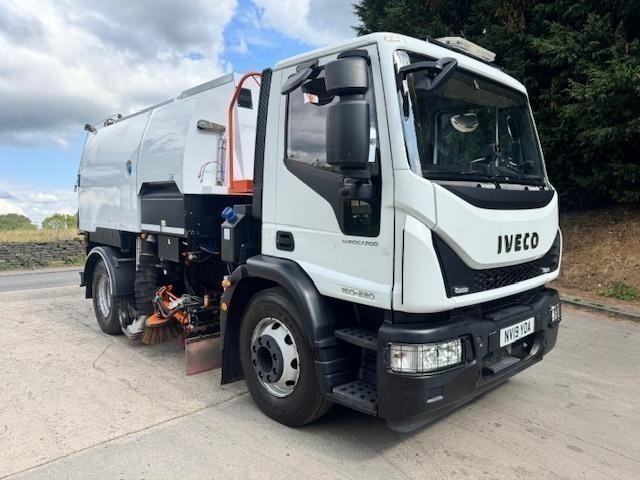 2019  Iveco Eurocargo 150-220 E6 15T Stocks S6400 dual sweep road sweeper 44kms