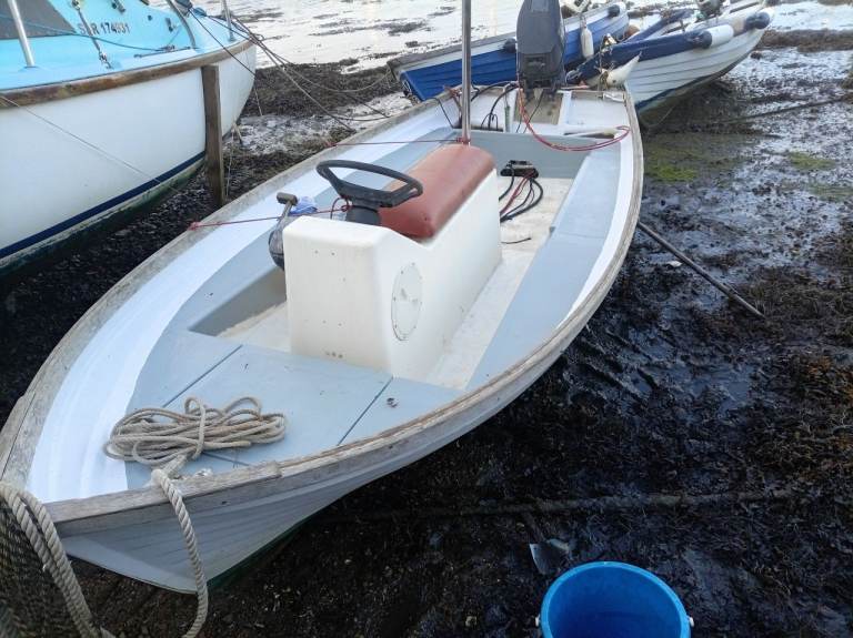 Day boat 