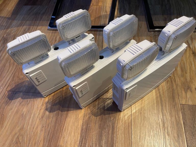3 emergency twin LED lights
