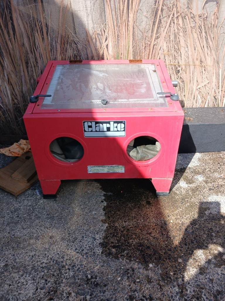 Clarke Red Sand Blasting Cabinet - Good Condition