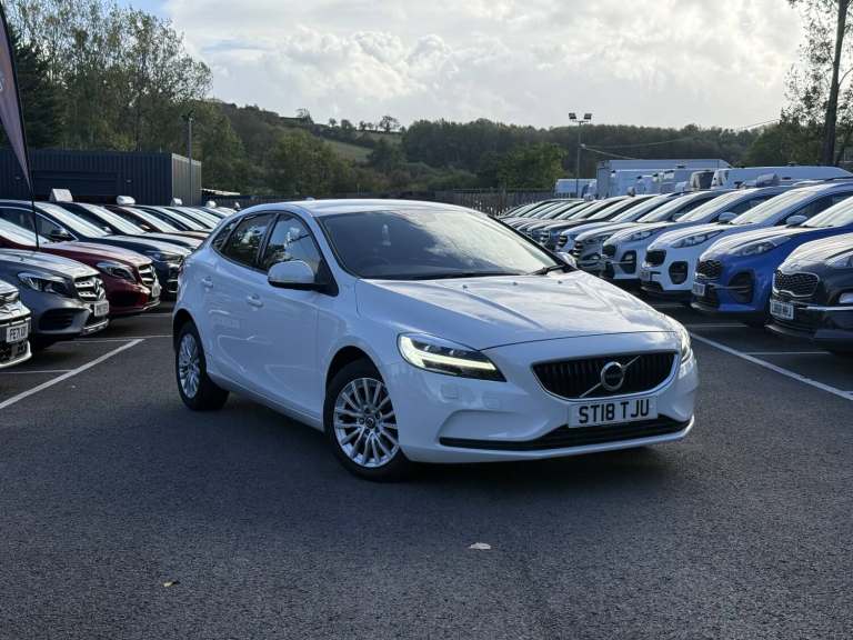 2018 Volvo V40 2.0 Momentum T2 ULEZ Petrol Manual 5 Door Hatchback Petrol Manual