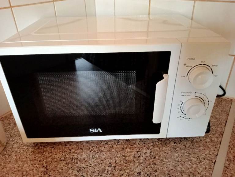 Sia microwave oven
