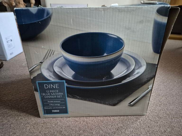 Blue Sahara stoneware dinner set - 7 plates, 7 side plates, 8 bowls, 8 mugs and 2 pasta bowls