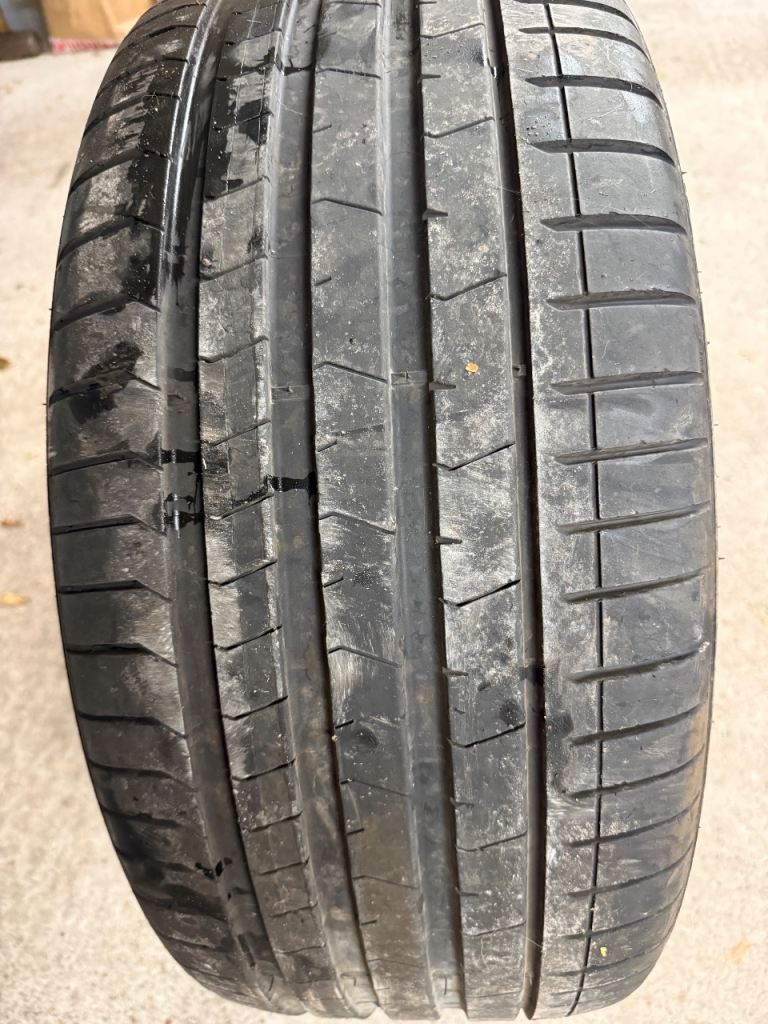 275/35y22 Pirelli 104y xl