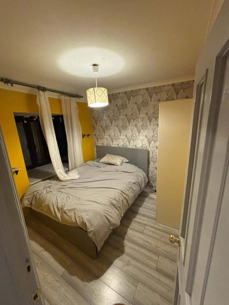 Double bedroom to rent with separate bathroom in London, Edmonton, Enfield area