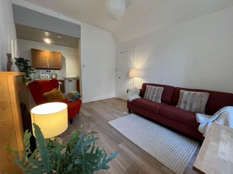 Fresh & Sunny Furnished One Bed Flat At The Shore/Leith, Edinburgh