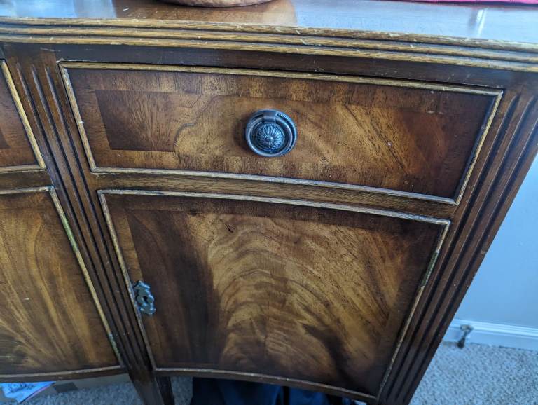 Beautiful mahogany sideboard 
