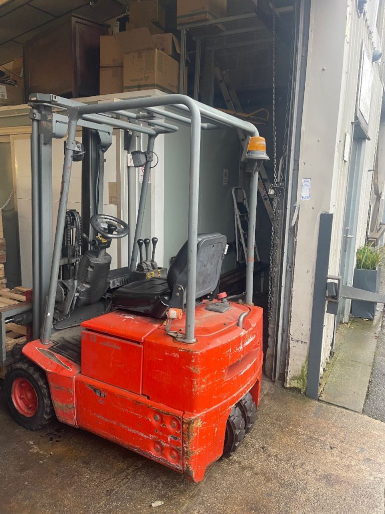 Linde 1.2 ton forklift truck 