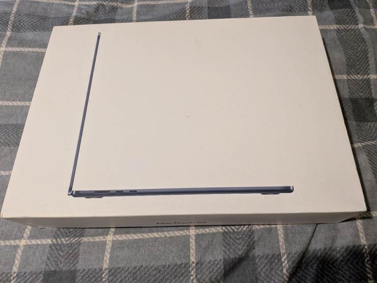 MacBook Air M3 16gb ram 512gb 