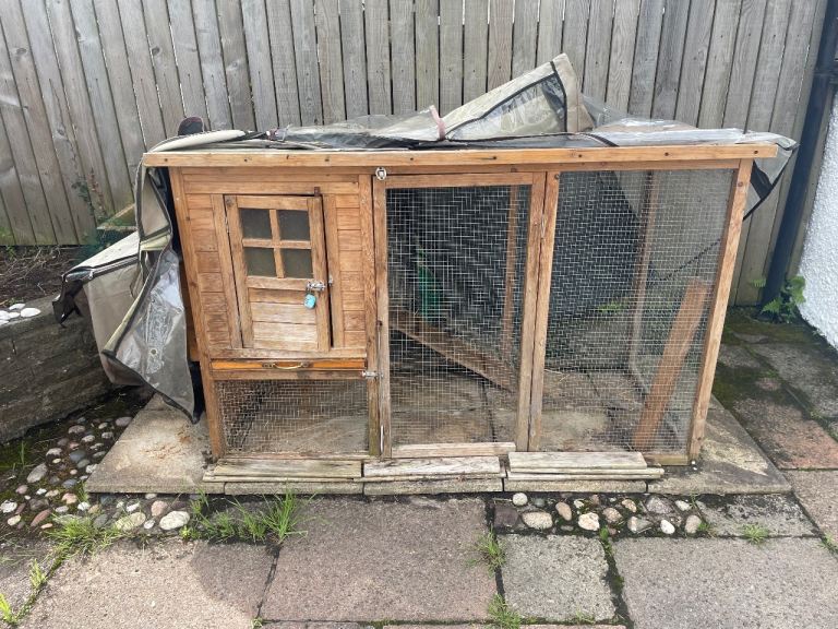 Wooden Chicken Coop / Small Animal Hutch - Good Condition
