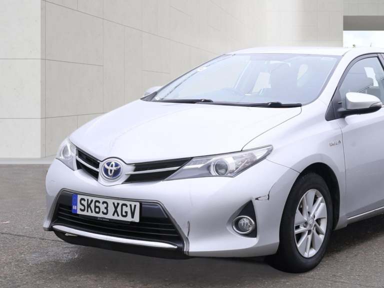 2013 Toyota Auris 1.8 VVT-h Icon Hatchback 5dr Petrol Hybrid CVT Euro 5 (s/s) (136 ps) Hatchback ...