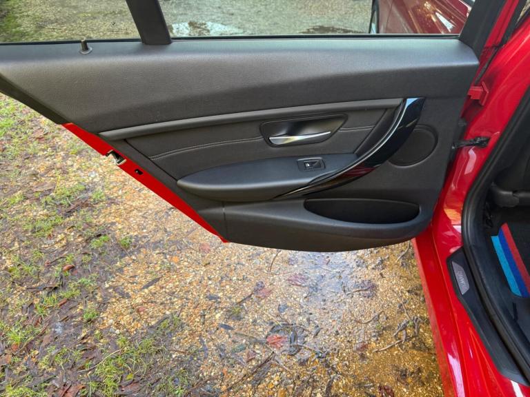 2013 BMW 3 Series 2.0 320d Sport Auto Euro 5 (s/s) 4dr SALOON Diesel Automatic