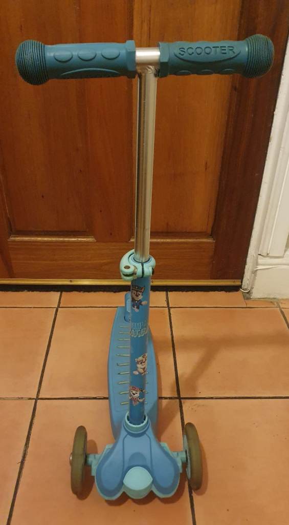 Paw Patrol three wheels scooter lightup LED wheels