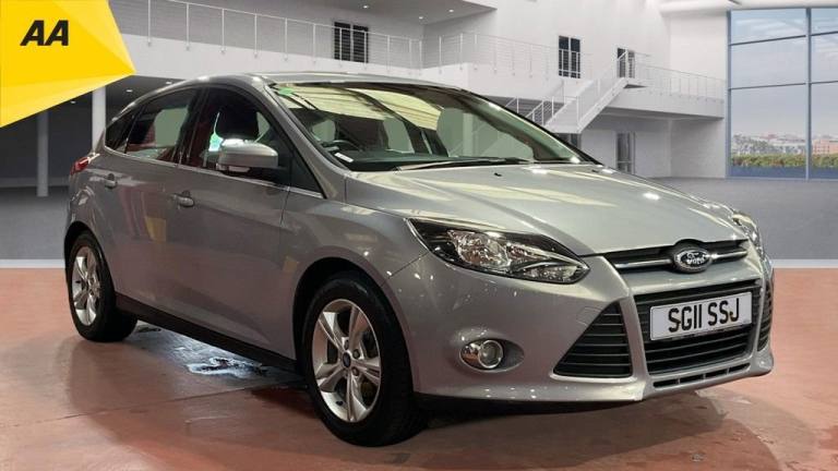 2011 Ford Focus 1.6 Zetec Hatchback 5dr Petrol Manual Euro 5 (125 ps) Hatchback Petrol Manual