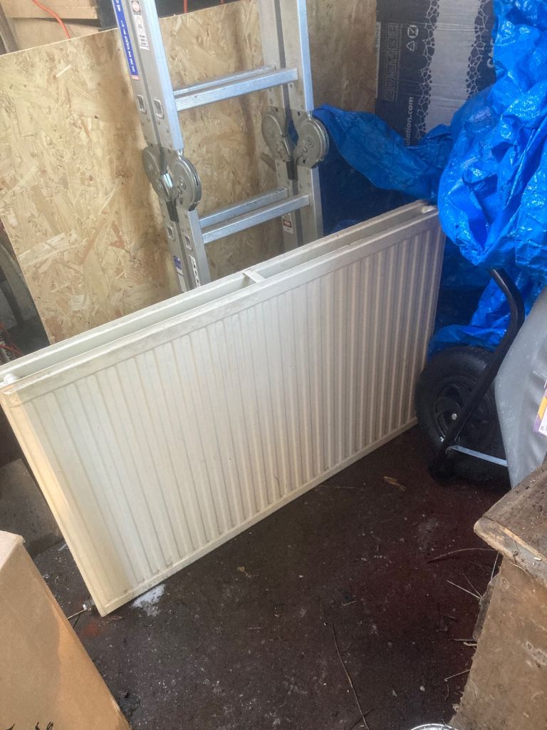 Double radiator good condition 44”x29.5”