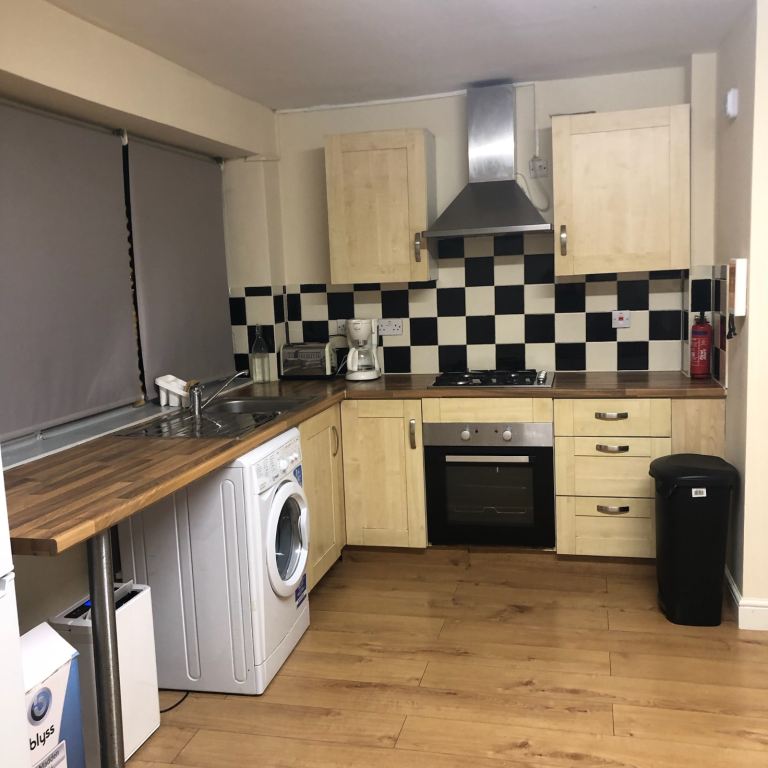 Nice studio flat available near north train station science park Crc