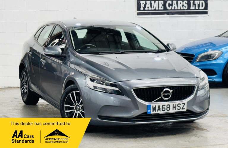 2018 Volvo V40 T2 [122] Momentum 5dr Geartronic HATCHBACK PETROL Automatic