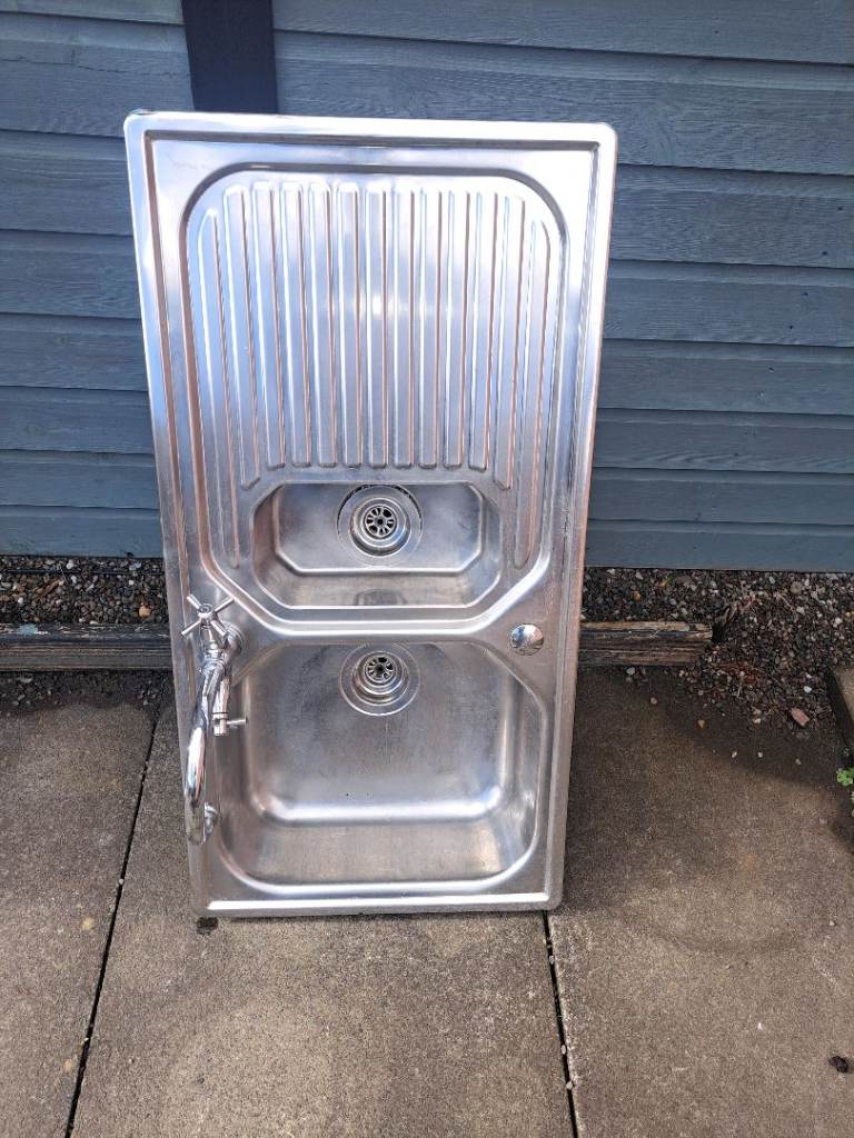 Kitchen sink and mixer tap