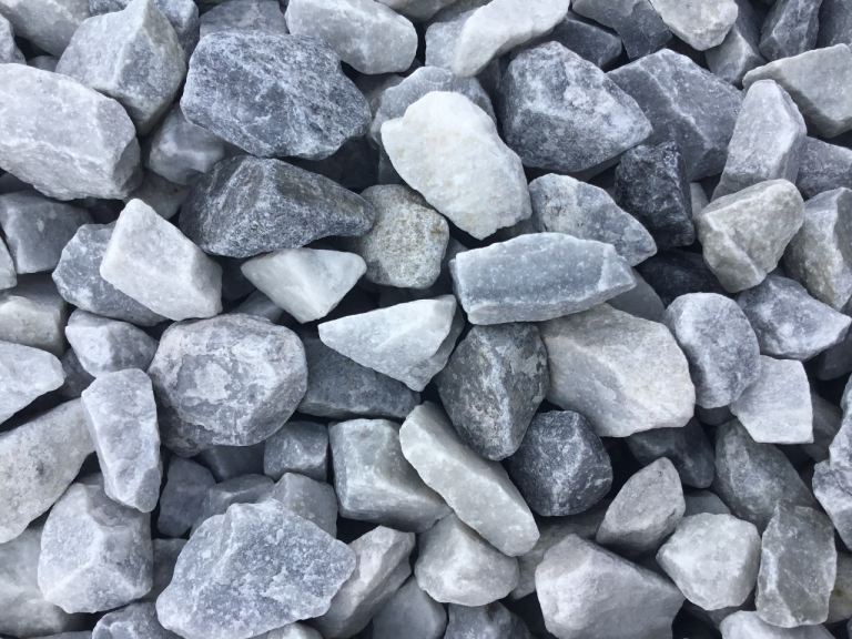FREE Delivery bulk bags of decorative garden and driveway chips / gravel/ stones 